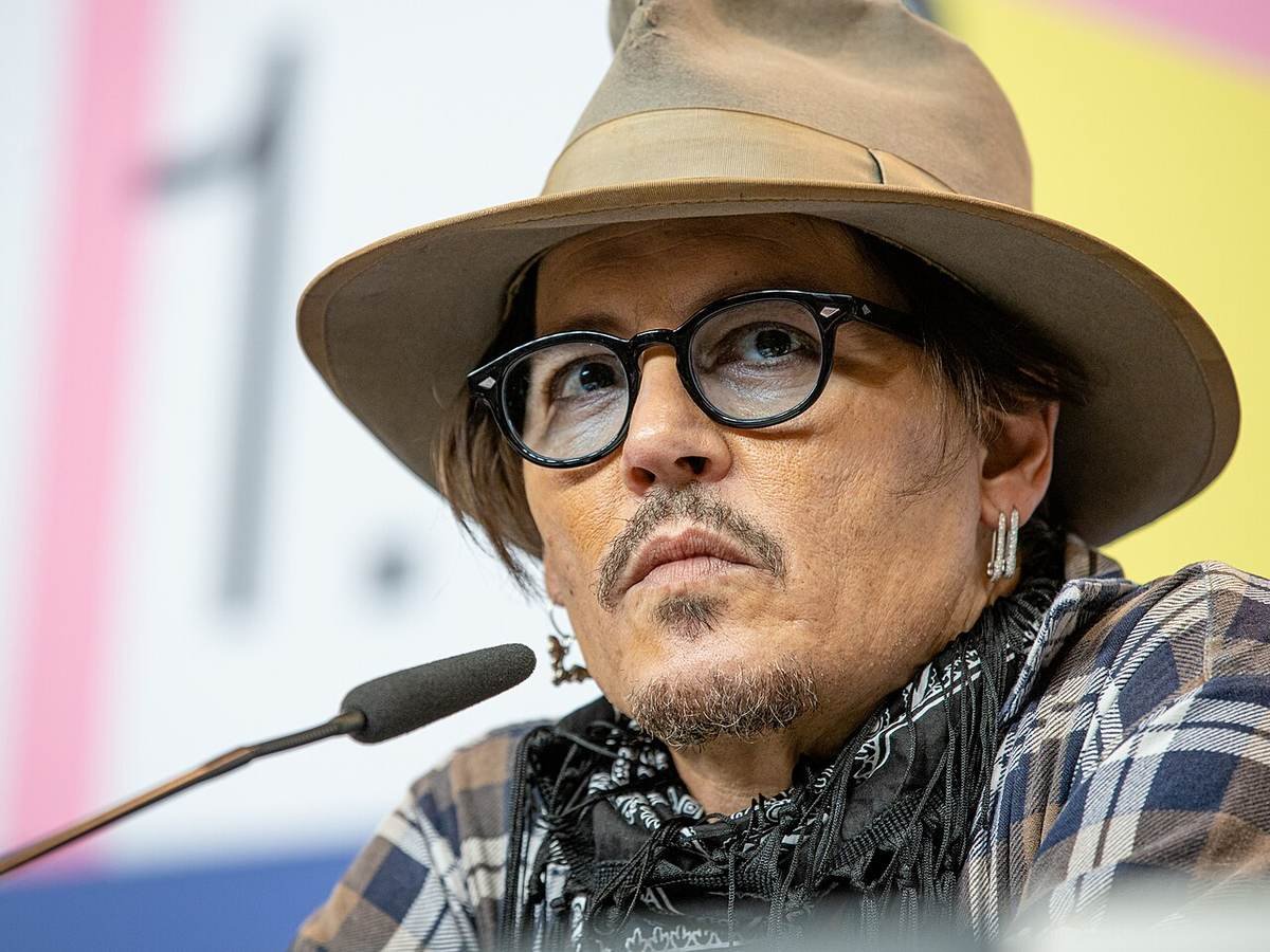 Johnny Depp volta com tudo: vira Scrooge sombrio em novo filme e a internet já repercute